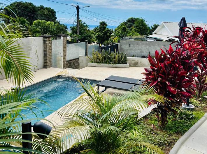 Gîte pour 4 personnes, avec piscine ainsi que vue et jardin dans Bois de Nèfles - 4