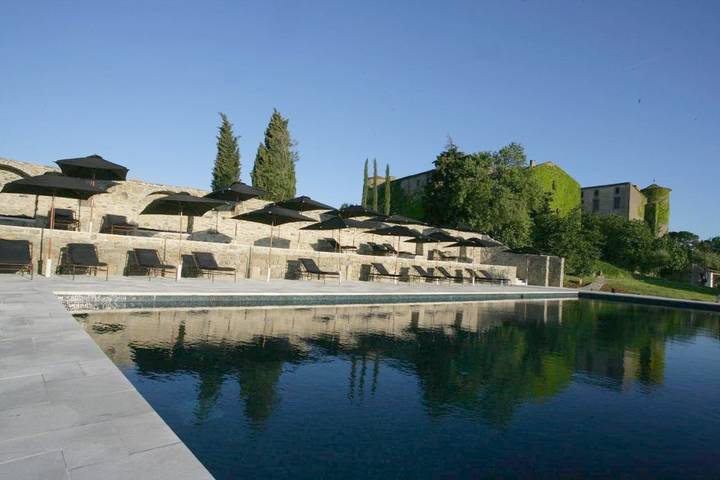 Gîte pour 2 personnes, avec piscine ainsi que jardin et terrasse à Villarzel-Cabardès