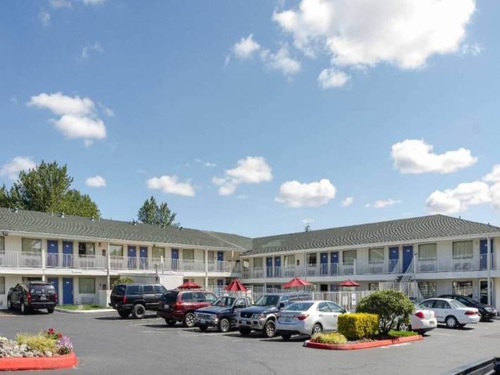 Apartamento entero, 1 cama tamaño queen | Microondas in Tacoma, Pierce County