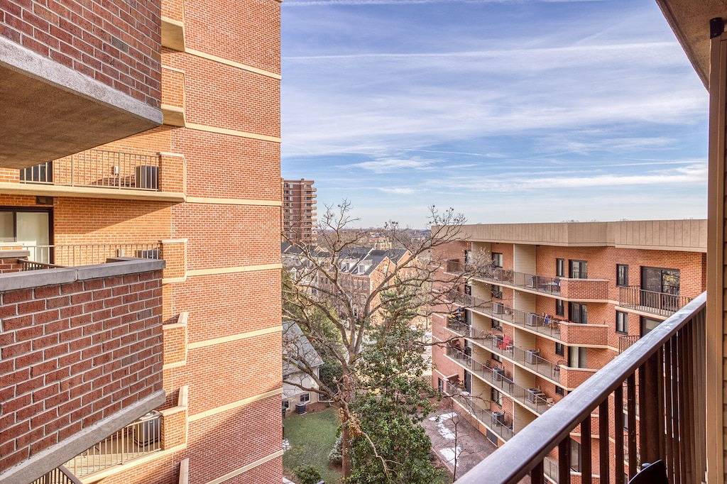 Ganze Wohnung, Roomy Clarendon 2Br w/ W/D & Gym, across street from Wf, by Blueground in Arlington (VA), Arlington County