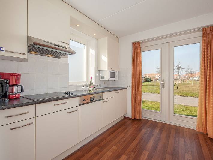 Ferienhaus für 6 Personen, mit Terrasse und Garten sowie Pool in Bruinisse - 3