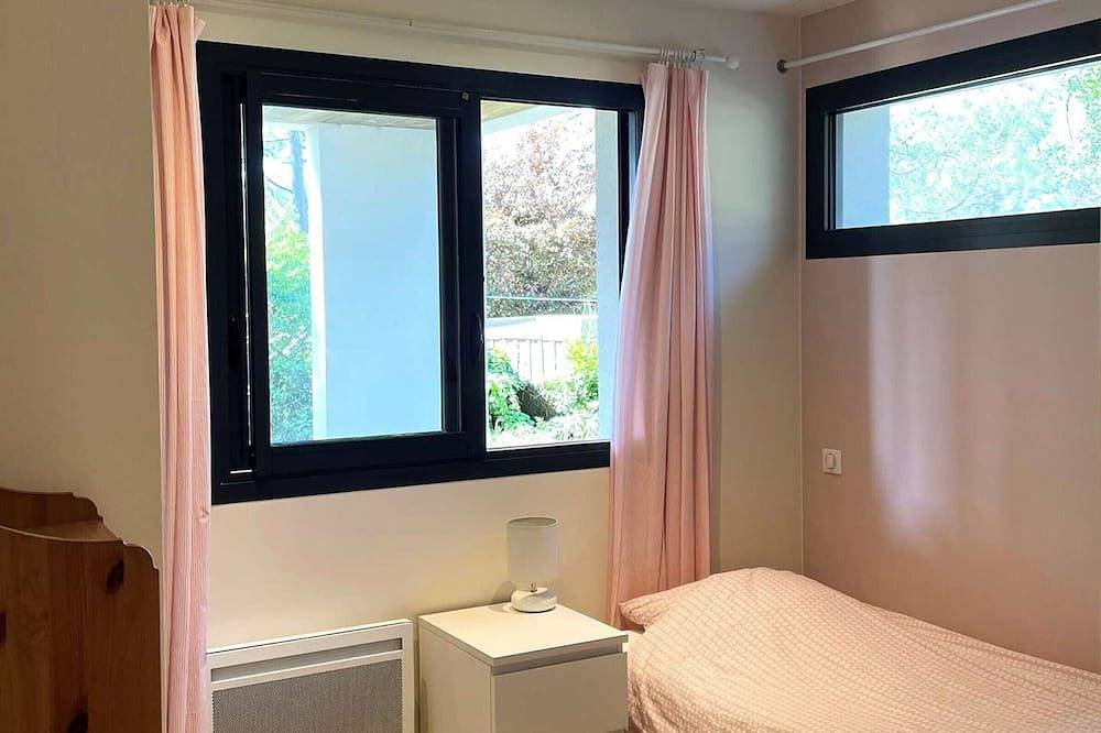 Modern villa in Le Canon, up to 10 people, stunning view in Le Canon, Lège-Cap-Ferret