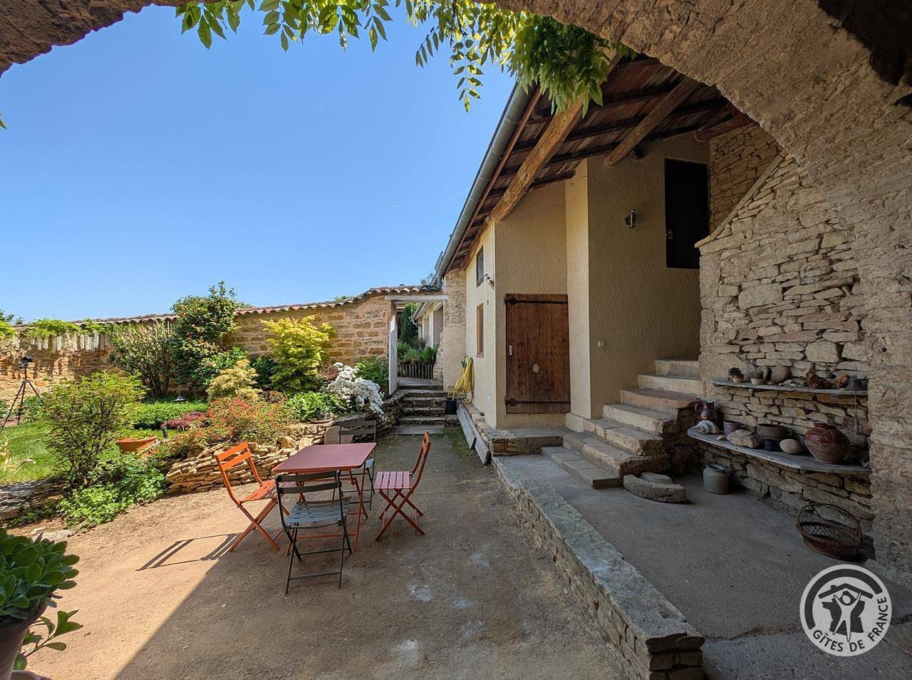 Le Paradis des Oiseaux in Pommiers, Beaujolais