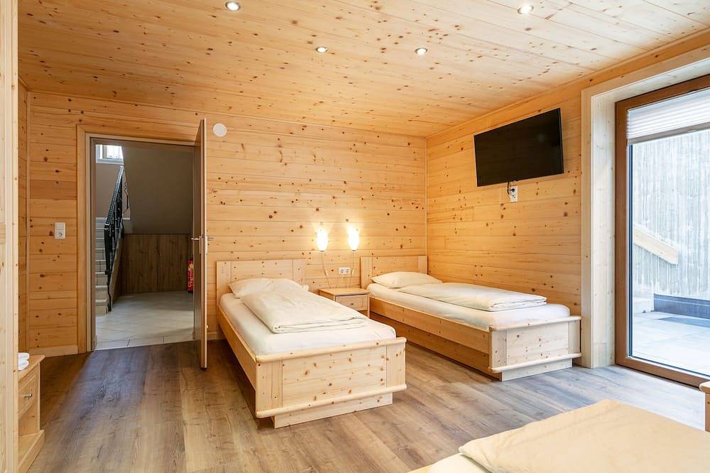 Detached chalet with garden close to ski lift in Mayrhofen, Ziller valley alps