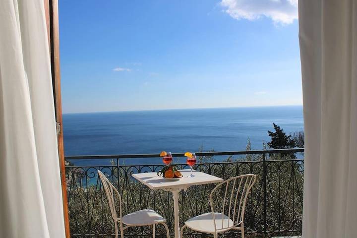 Ferienhaus für 8 Personen, mit Balkon und Whirlpool sowie Terrasse und Garten