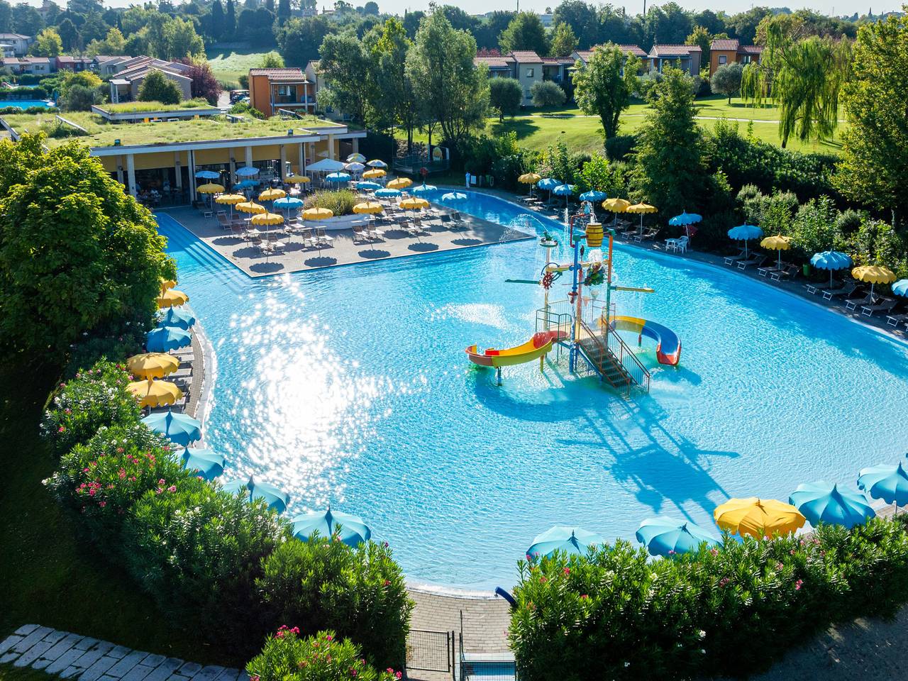 Appartement entier, Belvedere Village in Castelnuovo del Garda, Montagnes autour du lac de Garde