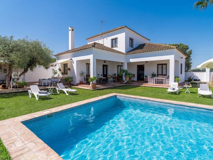 Chalet para 8 personas, con terraza además de jardín y piscina, Se admiten mascotas en Provincia de Sevilla - 2