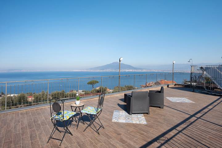 Holiday Home 'Camera Ulivo Con Vista Mare' with Sea View, Wi-Fi and Air Conditioning in Vico Equense, Sorrento Coast