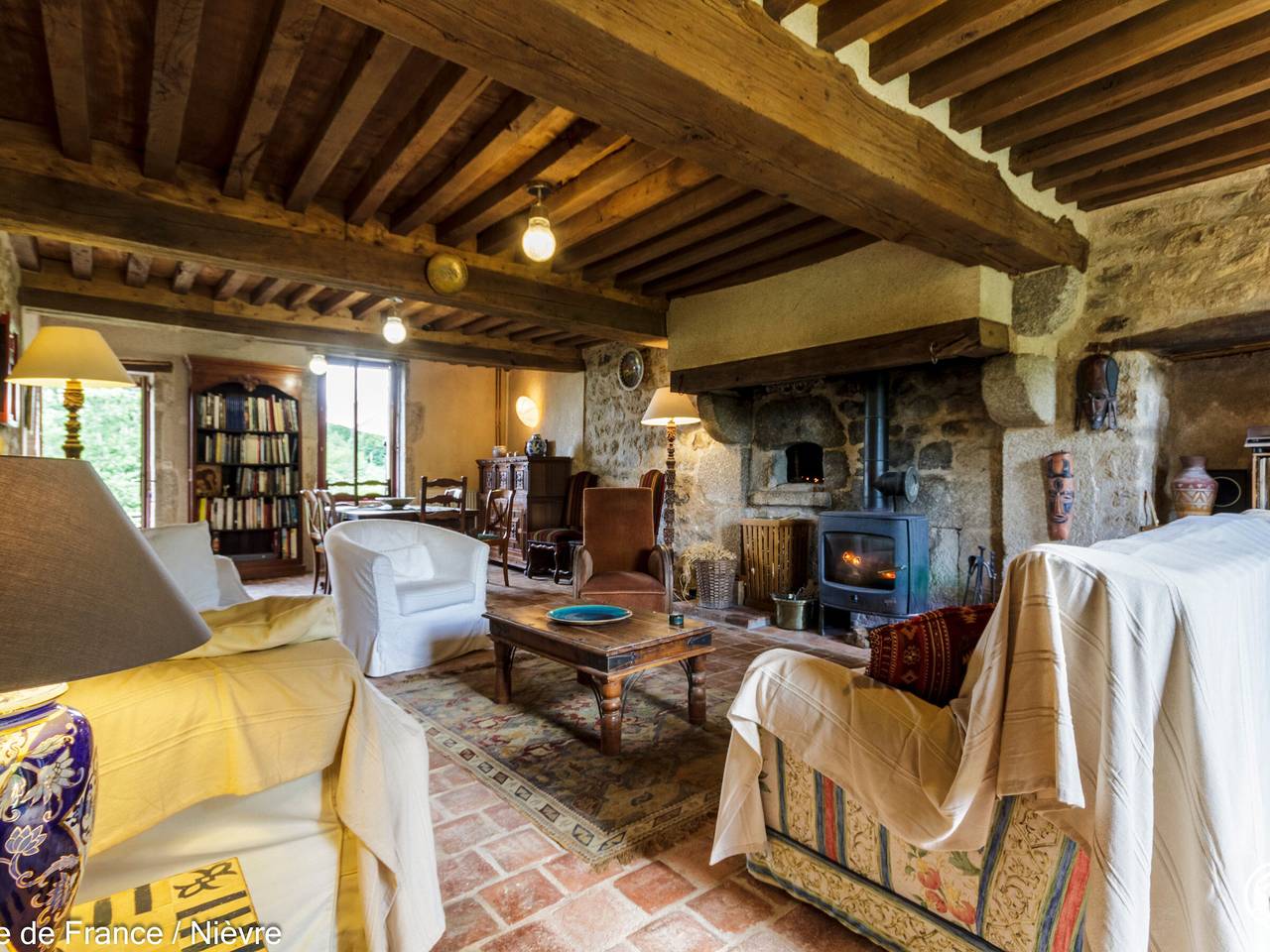Landhaus mit Terrasse und Spielen im Morvan in Saint-Martin-du-Puy, Naturpark Morvan