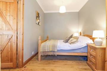 Log Cabin for 2 People in Kent, Photo 2