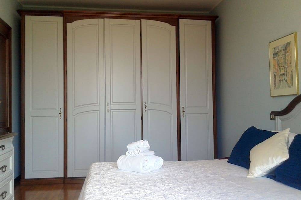 Haus Danny in Lazise, ​​mit Garten, Parkplatz, Internet, Jacuzzi in Lazise, Gardasee-Berge