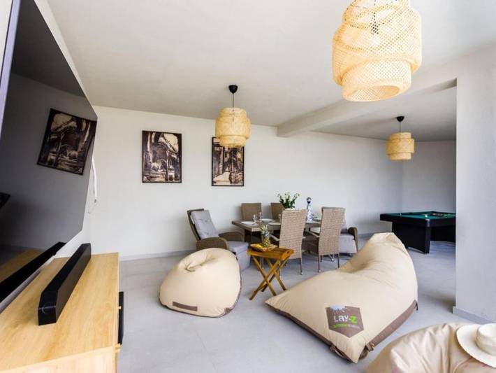 Apartament wakacyjny dla 6 osób, z jacuzzi i taras w Duće