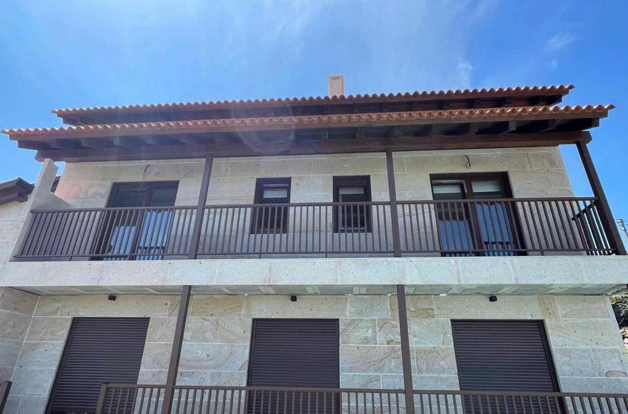 Casita Independiente y tres apartamentos con piscina Ladeira Playa in Praia de Santa Marta - Areal de Santo Estevo (Baiona), Baiona