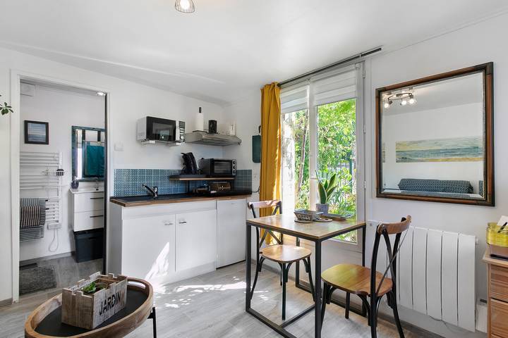 Estudio entero, Estudio «Le P'tit Bécot De Paimpol» con terraza privada, jardín privado y Wi-Fi in Paimpol, Côte de Goëlo