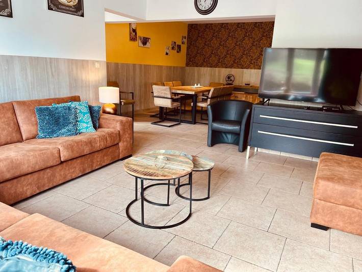 Location de vacances pour 15 personnes, avec sauna ainsi que jardin et piscine à Stoumont - 4