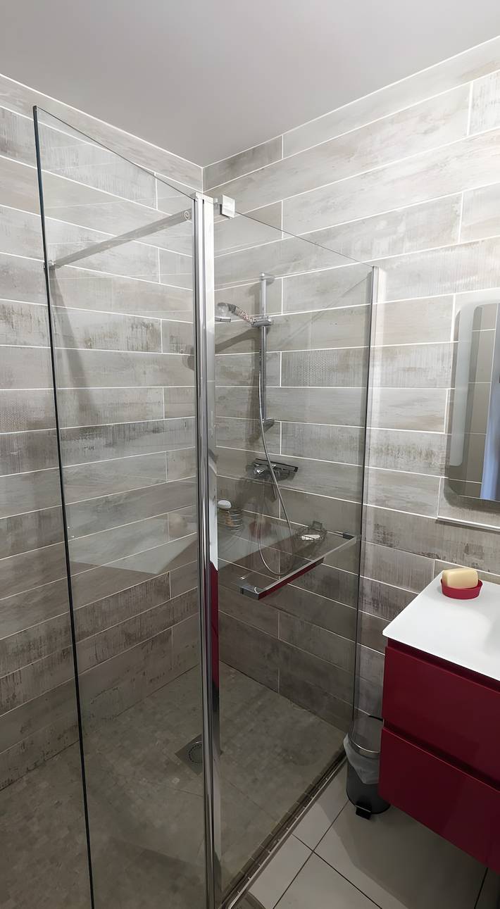Bed and Breakfast 'Chambre - Le Clos Des Fontaines' con piscina privada, Wi-Fi y aire acondicionado in Pernes-les-Fontaines, Parque natural regional del Mont Ventoux
