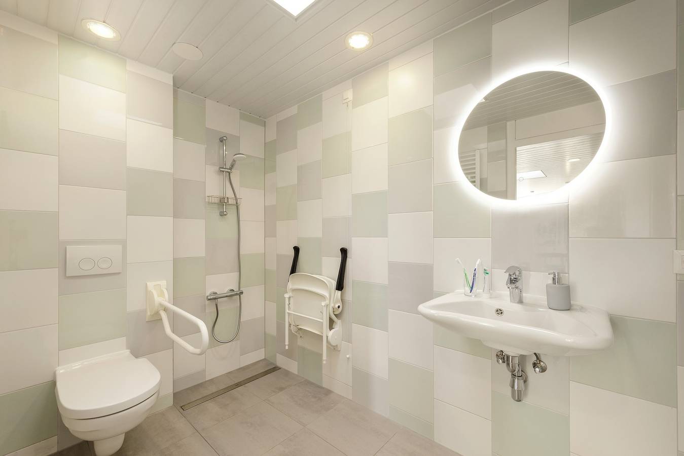 Cottage 4 Personen in Grote-Brogel, Peer