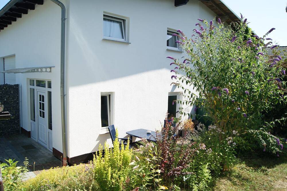Ganze Wohnung, 50m²-Ferienwohnung für max. 3 Personen, Gratis Wlan in Lancken-Granitz, Rügen