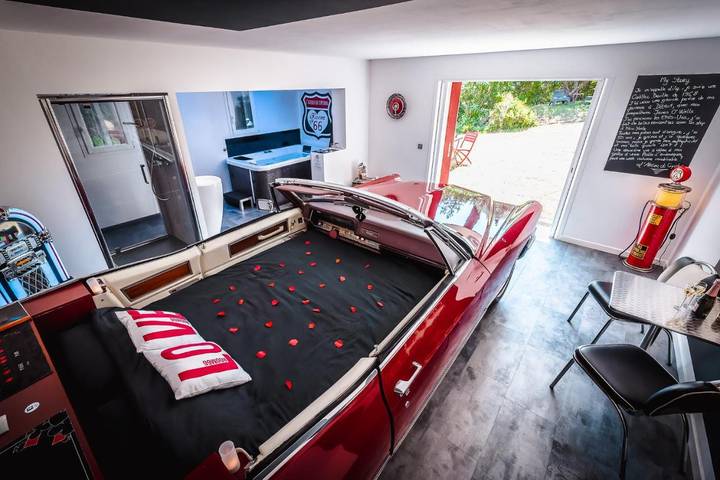 Chambre d’hôte pour 2 personnes, avec jardin ainsi que jacuzzi et terrasse à Villecroze