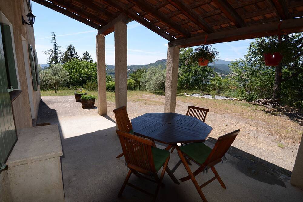 Gîte en Provence (T2) / Holiday home in Provence in L'Escale (Alpes-de-Haute-Provence), Région de Forcalquier