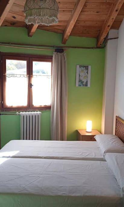 Apartamento de vacaciones para 4 personas, con vistas además de terraza y jardín en Tierra Estella - 2