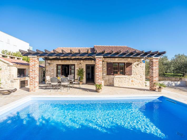 Stone Villa Petit Rustica with heated pool in Sukosan, Zadar