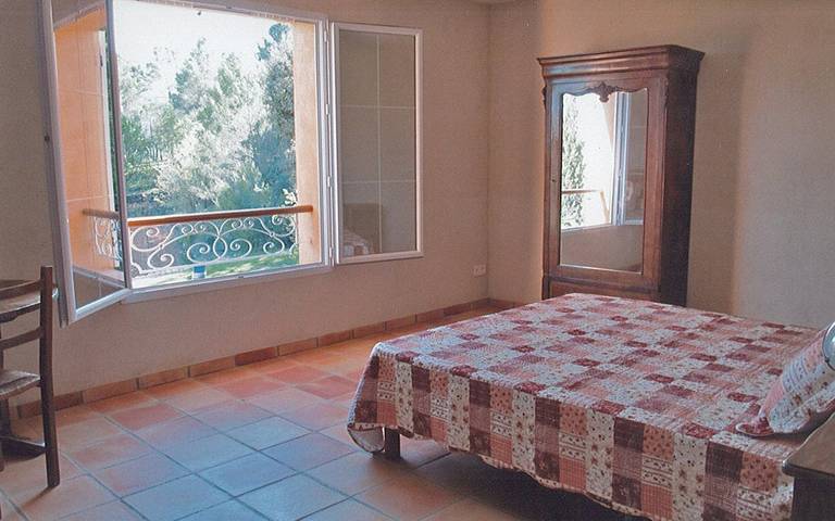 Location de vacances pour 5 personnes, avec piscine et jardin dans le Var - 2