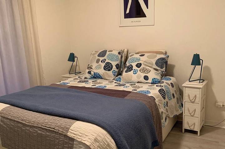 Apartamento entero, 50 m del mar, amplio y luminoso 2 P con terraza, cerca del aeropuerto in Saint-Laurent-du-Var, Costa mediterránea (Francia)