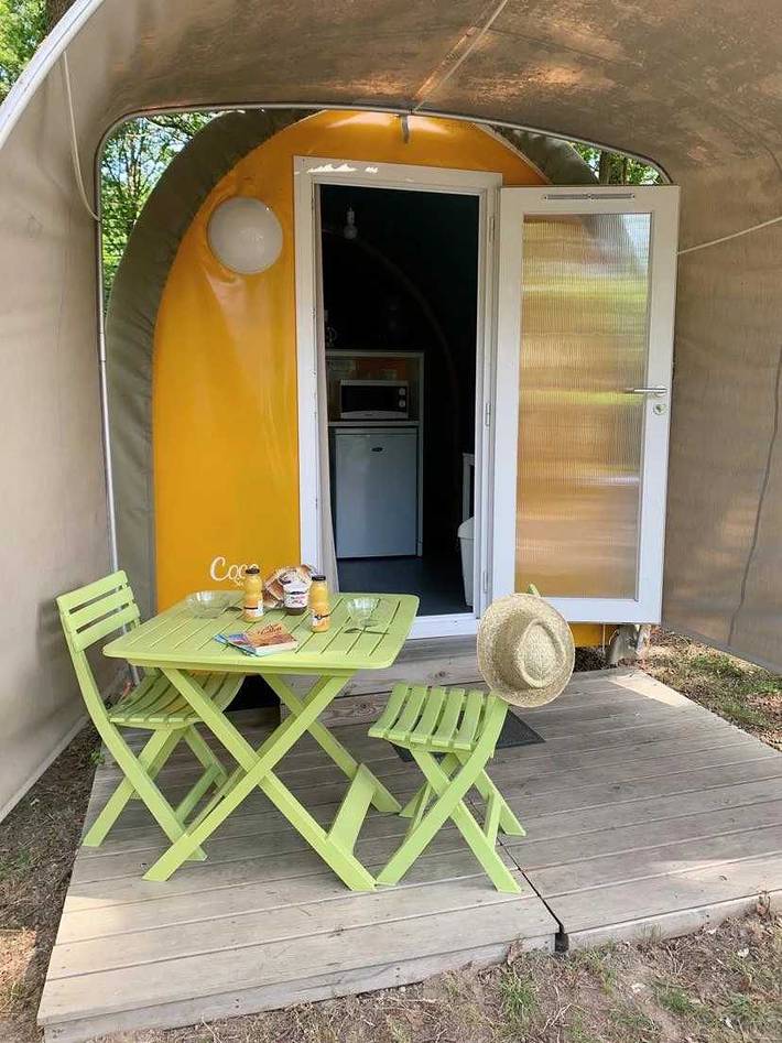 Tente pour 2 personnes, avec jacuzzi ainsi que bassin pour enfant et sauna en Loire-Atlantique - 2