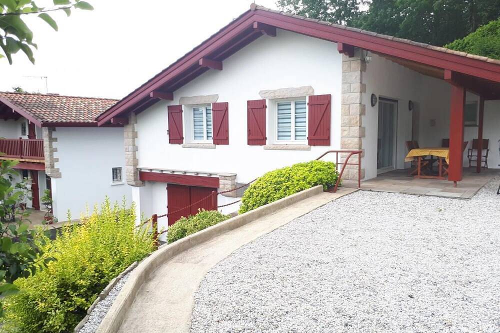 Aire-leku - Saint-pee-sur-nivelle in Saint-Pée-sur-Nivelle, Bayonne region