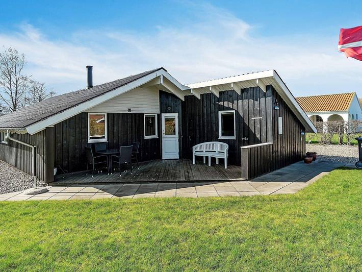 Ferienhaus für 8 Personen, mit Whirlpool und Terrasse sowie Garten und Sauna