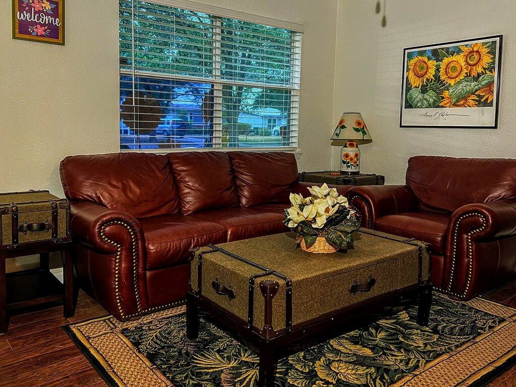 Sunflower House - Large Covered Patio & Great Family Spaces - Centrally Located in San Angelo, Tom Green County