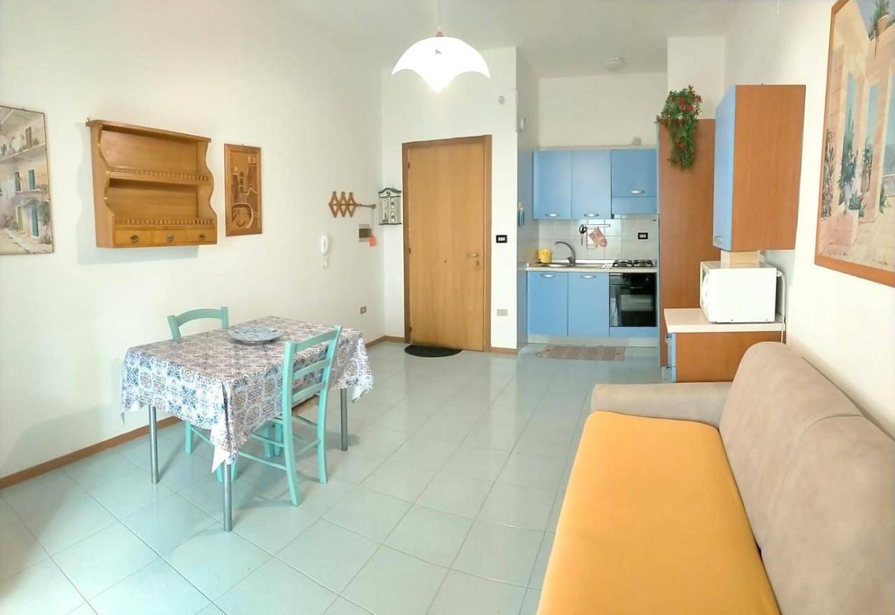 Appartamento intero, Apartment with Terrace in Rivabella di Gallipoli, Rivabella
