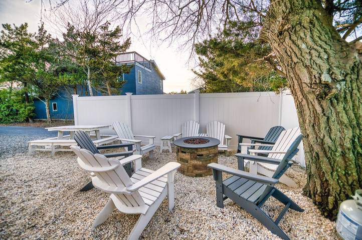 Vacation rental for 20 people, with yard and balcony in Long Beach Island