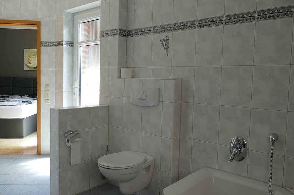Komfortables Ferienhaus mit Pool, Sauna, großem Garten … in Rastede, Ammerland