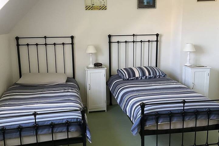 Gîte pour 5 personnes, avec jardin à Barfleur - 4