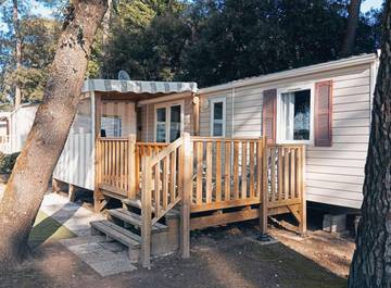 Camping pour 6 personnes, avec terrasse et piscine ainsi que sauna et jacuzzi en Vendée