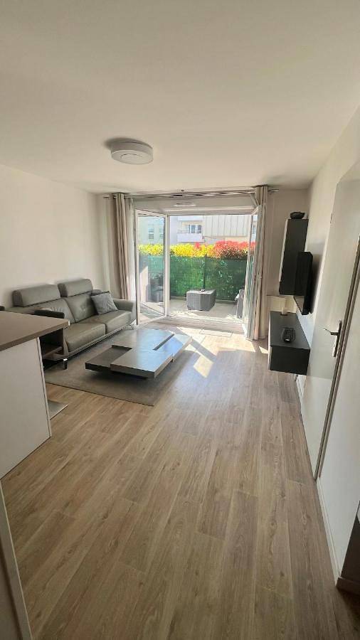 Gîte pour 2 personnes, avec terrasse, animaux acceptés à Saulx-les-Chartreux