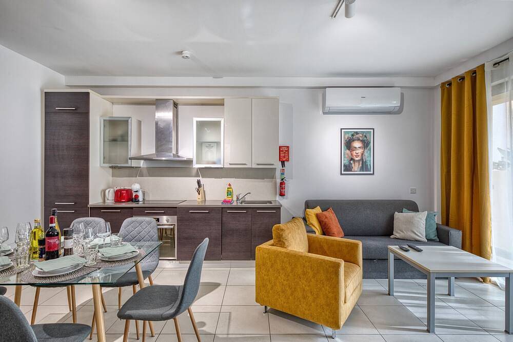 Geheel appartement, Spacious 2 bedroom apartment in Spinola Bay Cgre1-1 in Paceville, San Giljan