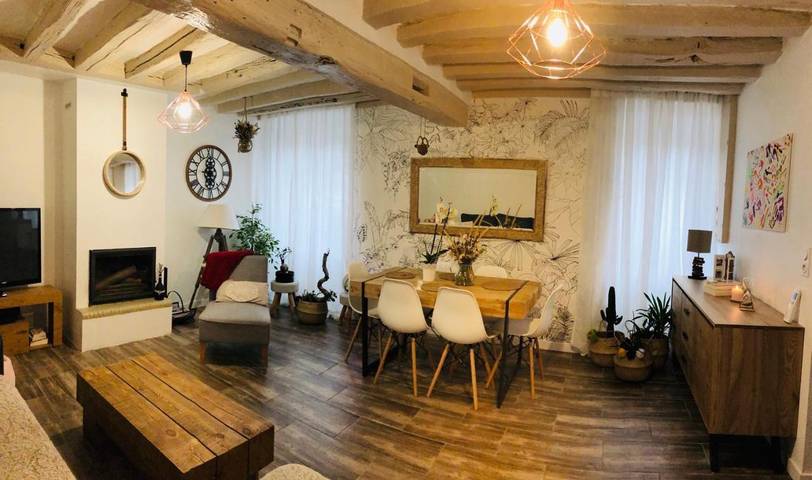 Location de vacances pour 6 personnes, avec Terrasse ainsi que Jardin et Vue à Ury