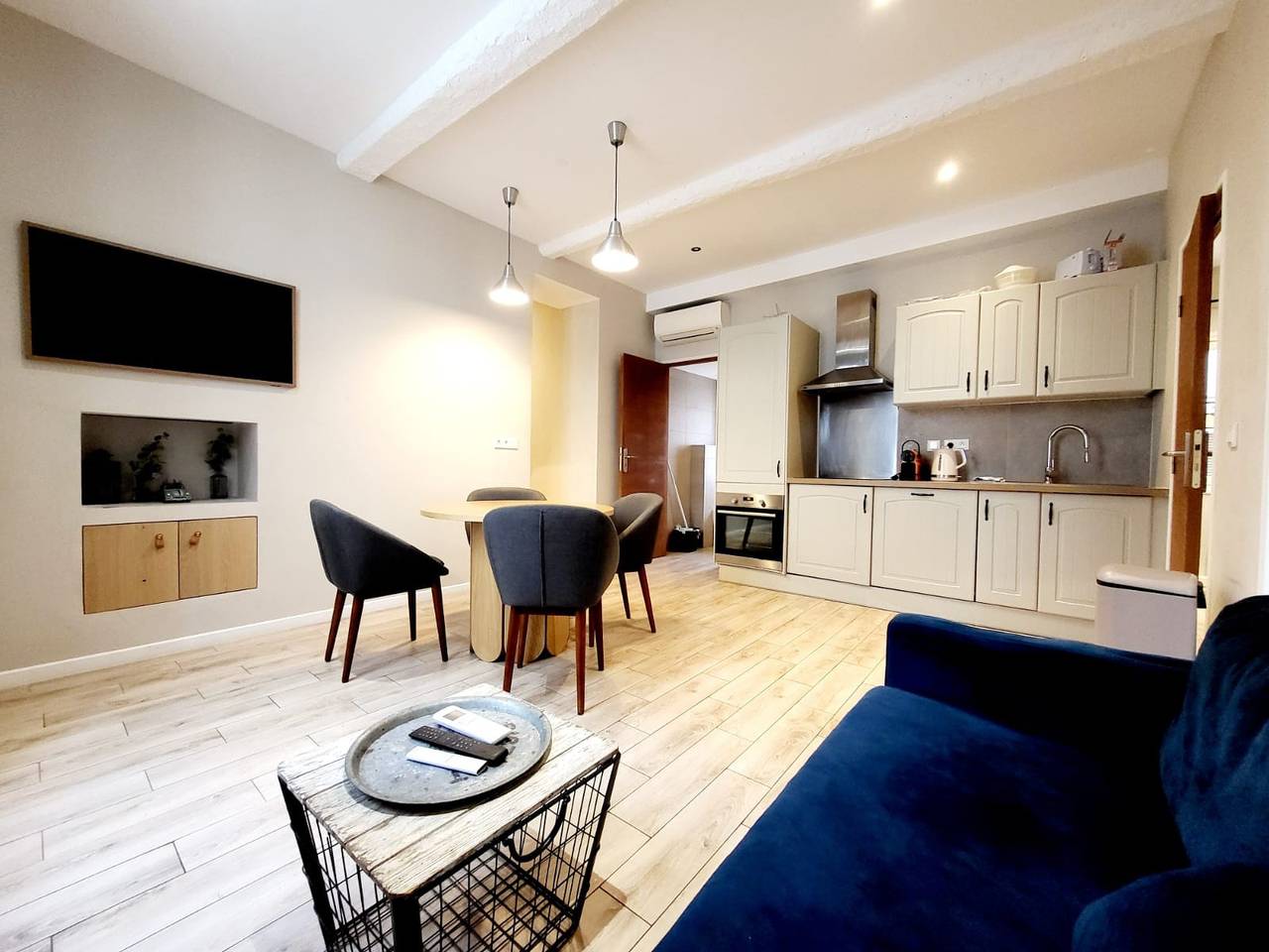 Apartamento entero, Le Sade 2nd - 5min à Pied de la Plage in Antibes, Region de Cannes