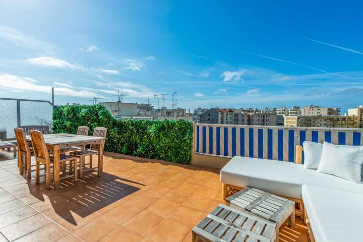 Gîte pour 4 personnes, avec Terrasse dans Plage de Juan-les-Pins