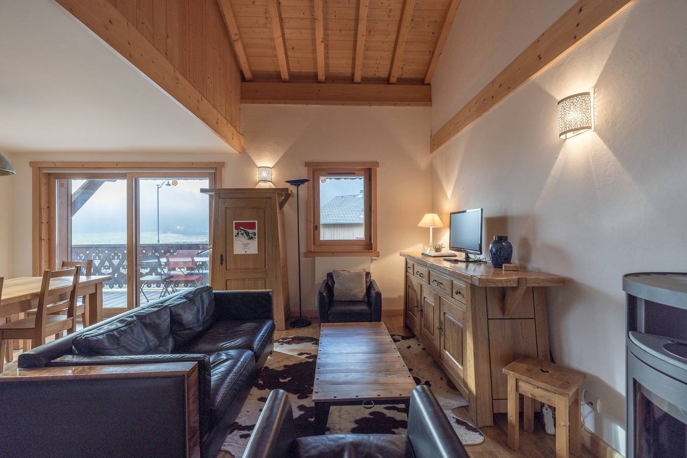 Appartement entier, Appartement 'Le Lou Clerouzy - 6 Personnes' avec vue sur les montagnes, balcon et Wi-Fi in Samoëns, Région de Bonneville