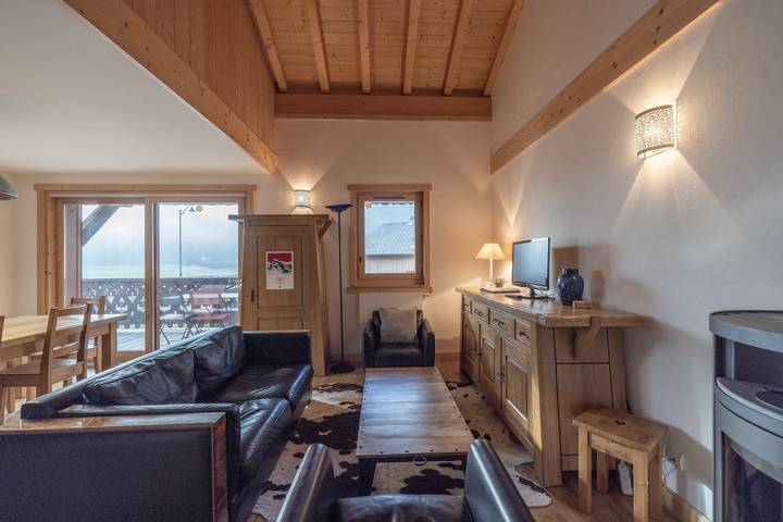 Appartement entier, Appartement 'Le Lou Clerouzy - 6 Personnes' avec vue sur les montagnes, balcon et Wi-Fi in Samoëns, Région de Bonneville