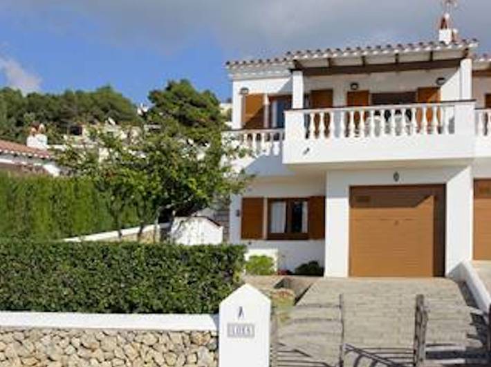 Villa for 6 people, with balcony and garden as well as ocean view in Platja Son Bou
