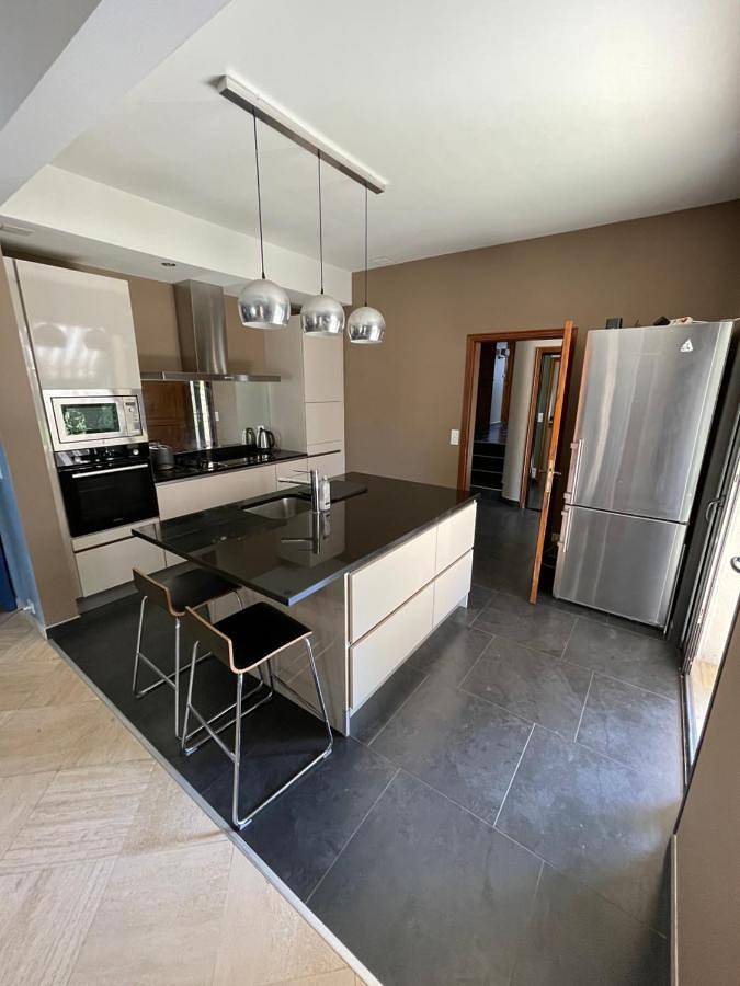 Location de vacances pour 14 personnes, avec vue ainsi que piscine et jardin à Senouillac - 3