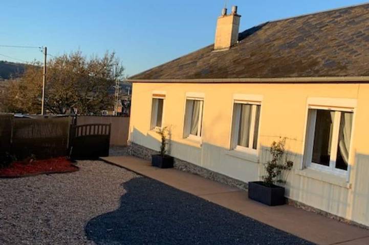 Gîte pour 5 personnes, avec jardin et terrasse à Serquigny