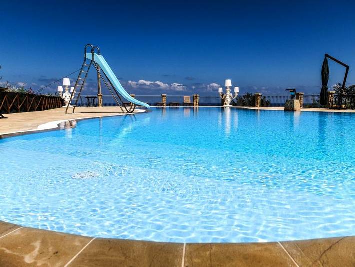 Appartamento per 4 persone, con panorama e piscina nonché giardino a Lascari