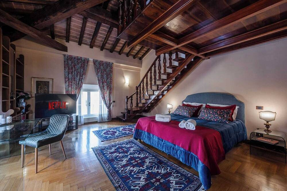 Entire apartment, Luxury Apartment: Historic Center, Parking in Modena, Modena Province