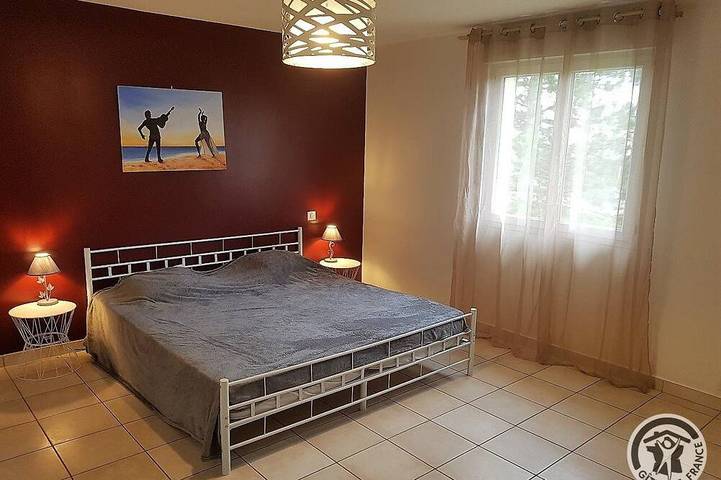 Location de vacances pour 9 personnes, avec jardin à Les Haies - 2